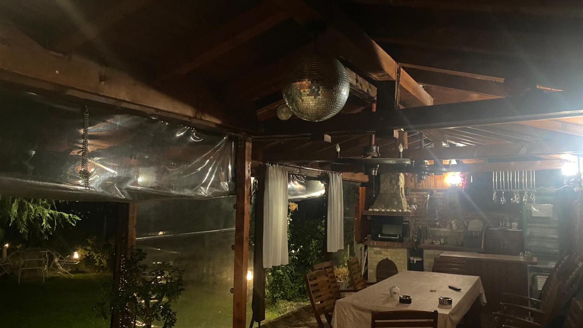Guest House Simona サパレヴァ・バニャ エクステリア 写真