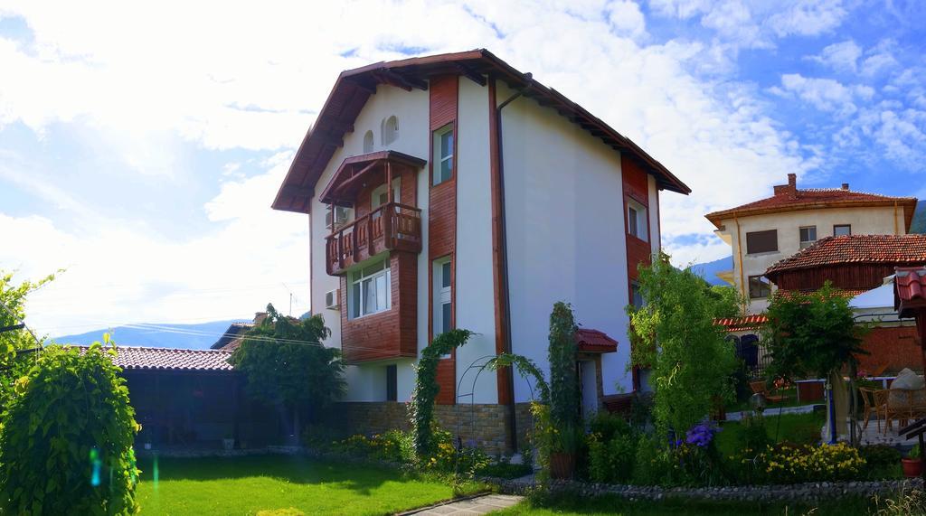 Guest House Simona サパレヴァ・バニャ エクステリア 写真